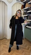 Elegan Duruş Uzun Kaban