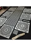 1 Runner(100X33CM), 8 Servis(33X33CM), 8 B.altlığı, 8 Kaşıklık/toplam 25 Parça/suni Deri