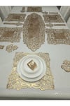 1 RUNNER(100X33CM)/6 SERVİS(33X33CM/6 BARDAKALTLIĞI/6 KAŞIKLIK/VİZON ÜZERİ SOFT GÜMÜŞ EKİTME/S.DERİ/