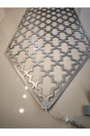 1 Runner/120x32cm/suni Deri/gümüş Varaklı(2YAPRAK,2ÇİÇEK MOTİFİ HEDİYESİ)ile Toplam 5 Parça
