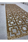 Masa Runnerı/Gold ışıltılı/100x33cm/1 Adet/ Simli Suni Deri/2 Yaprak, 2 Çiçek Motifi Hediye
