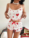 Arias Closet Beyaz Üstüne Kırmızı Kalp Desenli İnce Askılı Şortlu Pijama Takımı