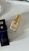 ESTÉE LAUDER Double Wear Stay-in-Place fondöten #1W1