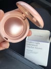 RARE BEAUTY Positive Light Silky Touch Toz highlighter -mesmerize