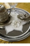6 Adet Çiçek Broşlu Yıldız Model Nakışlı Kokteyl / Kahve Yanı Sunum Peçetesi