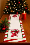 Digital Baskılı Merry Christmas Çorap Desenli Yılbaşı Temalı Dekoratif Masa Runner
