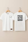 ERKEK RELAXED FIT BEYAZ TİŞÖRT– Focus On The Good Yazılı, Gezegen Baskılı |