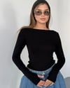 Kayık Yaka Parmak Geçirmeli Bluz