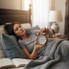 Çarşı Point® Nostaljik Çalar Saat – Retro Tasarım, Sessiz Akan Mekanizma, Yüksek Sesli Alarm, Masa ve Komodin İçin Dekoratif Saat