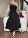 Kadın Göğüs Ve Yakası Dantel Detaylı Kayık Yaka Görünümlü Uzun Ithal Krep Elbise