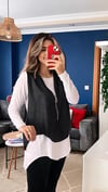 Kadın Uzun Kol Asimetrik Kesim Viskon Bluz Ve Çatlak Deri Görünümlü Fermuar Detaylı Yelek Ikili Takım