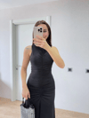 Kolsuz Büzgülü Uzun Elbise - Siyah