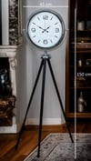 Krom Sade & Şık Tripod Ayaklı Saat