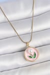 Mey İthalat® 316L Çelik Gold Renk Zincir Pembe Mineli İncili Çiçek İşlemeli Portre Model Kadın Kolye