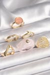 Mey İthalat® Pirinç Gold Renk Pembe Plastik Yüzük Model Daire Pembe Mine Yılan Detay 6'Lı Kadın Yüzük Seti