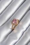 Mey İthalat® Pirinç Gold Renk Pembe Zirkon Taşlı Charm Kalp Model Kadın Yüzük