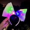 Mey İthalat® Rengarenk Led Işıklı Fiyonk Şekilli Tül Parti Tacı Beyaz Renk 25x25 cm