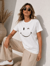 Minimal Gülümseyen Yüz Baskılı Tişört Kısa Kol Yazlık T-shirt - Beyaz
