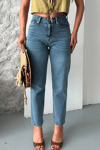 Mom Fit Kar Yıkama Bıyık Detaylı Jeans Pantolon D2006