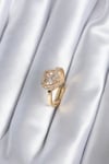 Pirinç Gold Renk Zirkon Taşlı Kalp Charm Model Kadın Yüzük