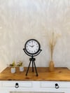 Siyah Metal Mini Tripod Farsça Masa Saati 45×26 cm