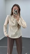 Canel Krem Drape Yakalı Bluz