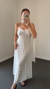 Date Beyaz Puantiyeli Fularlı Askılı Maxi Elbise