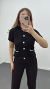 Helma Siyah Taş Aksesuarlı Triko