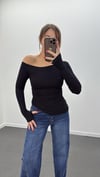 Noa Siyah Düşük Omuz Drapeli Soft Touch Body