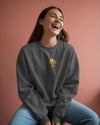 Golden Retriever Baskılı Kadın Sweatshirt – Minimal Göğüs Baskı Antrasit Regular Fit