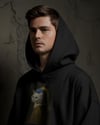 İnci Küpeli Kedi Baskılı Siyah Hoodie –  Unisex Kapüşonlu Sweatshirt