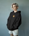 Sarman (Ginger Tabby) Kedili Hoodie Unisex %100 Pamuk | Siyah Kapüşonlu Sweatshirt Göğüs Ortası Minimal Logo