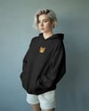 Sarman (Ginger Tabby) Kedili Hoodie Unisex %100 Pamuk | Siyah Kapüşonlu Sweatshirt Göğüs Ortası Minimal Logo
