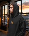 Turuncu Tekir Kedili Hoodie Unisex %100 Pamuk | Siyah Kapüşonlu Sweatshirt Göğüs Ortası Minimal Logo