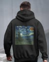 Yıldızlı Gece Köpek Tasarımlı Siyah Unisex Kapüşonlu Sweatshirt – Sanatsal & Retro Hoodie