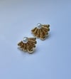 İNCİ DETAYLI GOLD KÜPE 