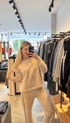 Bej Sweatshirt & Şeritli Pantolon Takımı