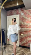 Kadın Beyaz Kalp Desenli Oversize Sweatshirt