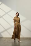 Çizgili Nakışlı Camel Elbise