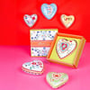 Baci Milano Mamma Mia Kalp Desenli Dekoratif Obje 9,5 cm x 4 cm 