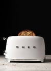 Smeg Mat Beyaz 1x2 Ekmek Kızartma Makinesı