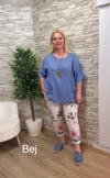 1158 İTALYAN ÇİÇEKLİ RAHAT KALIP PANTOLON-BEJ
