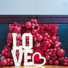 LOVE Işıklı Kırmızı Balon Duvar Dekoru Sevgililer Günü