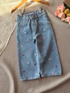 Kız çocuk çiçek nakışlı denim pantolon 