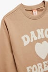 Koton Kız Bebek Baskılı Pamuklu Uzun Kollu Bisiklet Yaka Şardonlu Sweatshirt