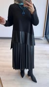Nurcan Çetin Deri Etekli Takım Siyah