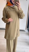 Yakası Taşlı Takım Sarı