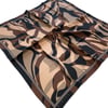 Sisley Sura Saf İpek Eşarp Camel Geometrik Desen 2035