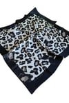 Sisley Twill Saf İpek Eşarp Siyah Leopar Desen 2022 