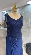 BELİ VE KOLLARI BONCUK SARKITLI BÜYÜK BEDEN